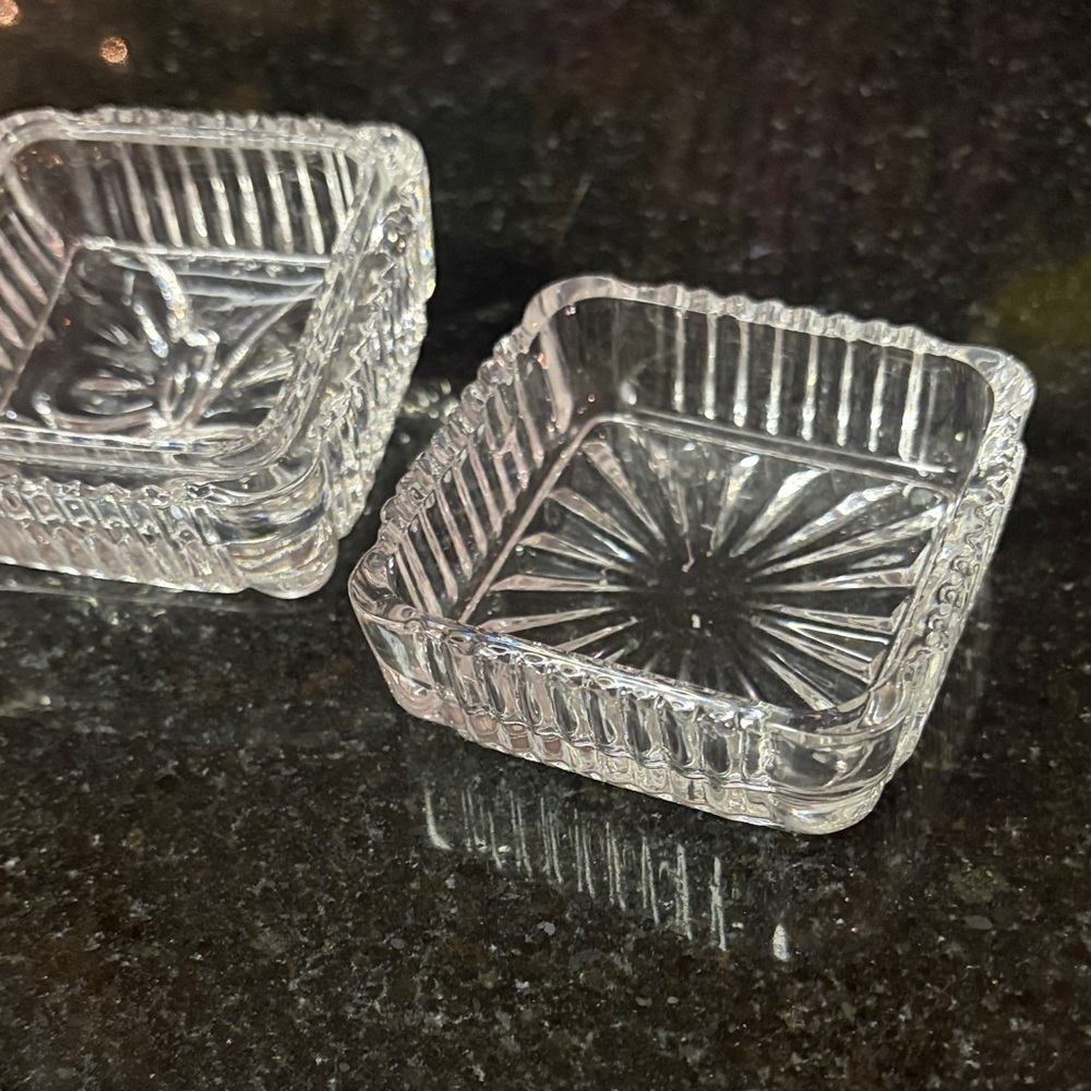 Industries Crystal Clear 24% Lead Crystal Bow Trinket Box EUC - Picture 5 of 6
